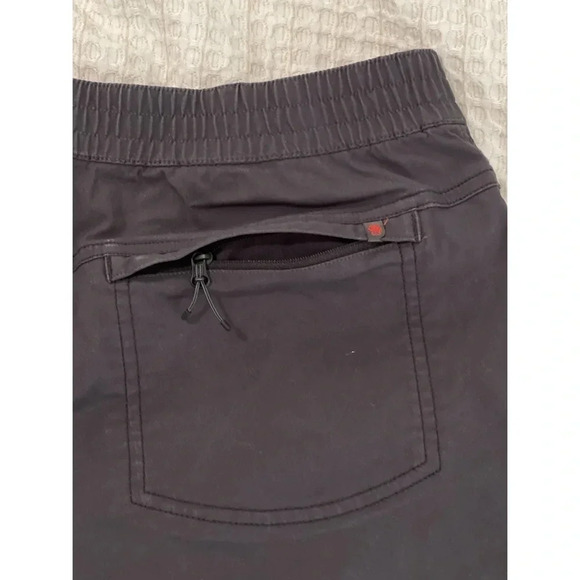 Mountain Hardwear AP Scrambler Shorts Women's Size 10 Gray Performance Stretch - Picture 5 of 8